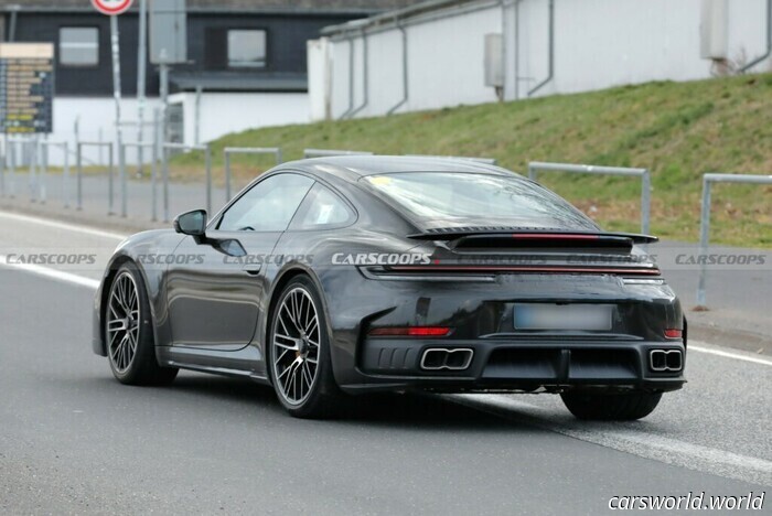 2026 Porsche 911 Turbo S Catturato non dissimulato, potrebbe confezionare quasi 700 cavalli ibridi / Carscoops